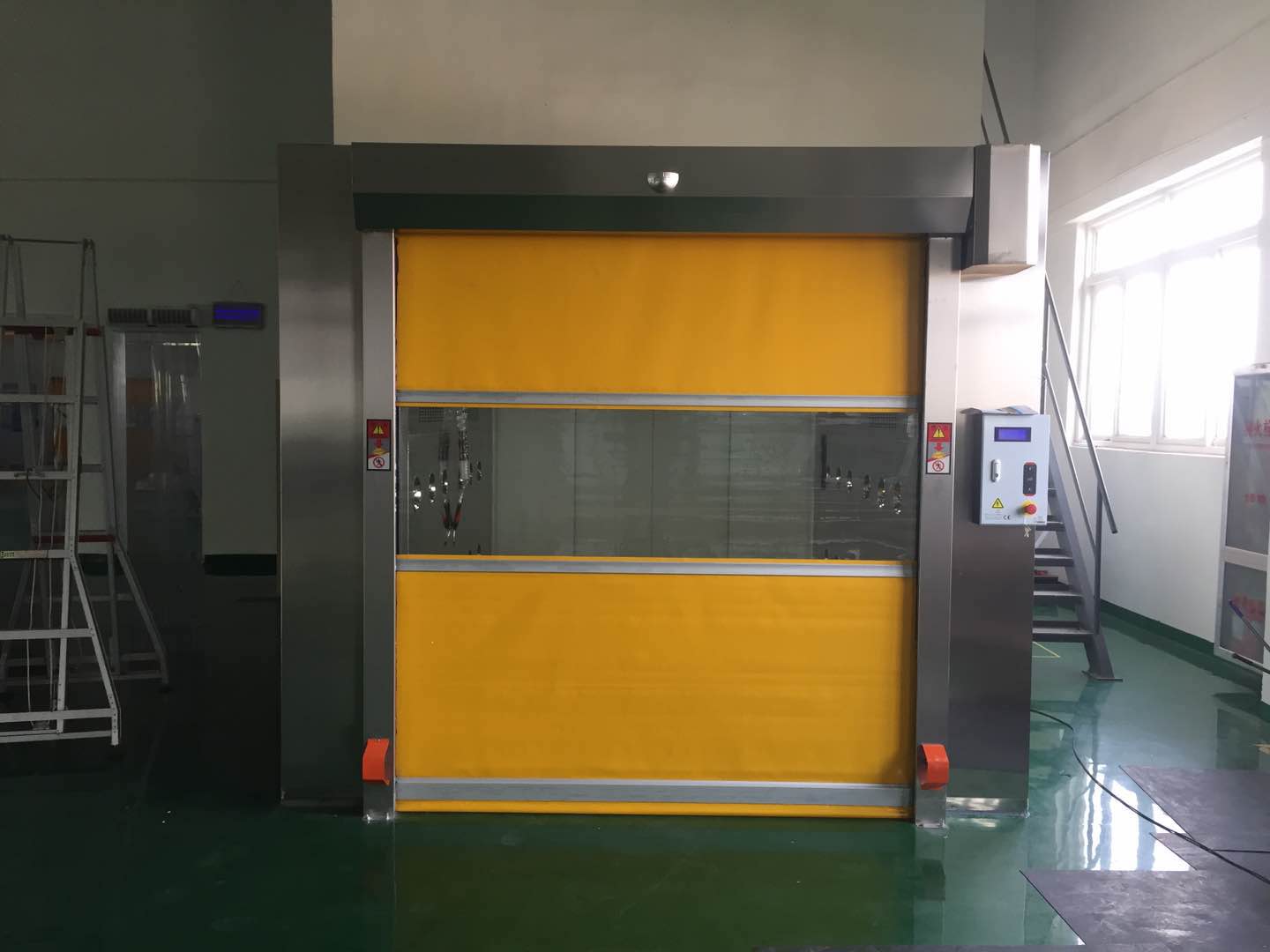 新能源車間PVC快速卷簾門(mén)